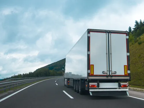 En Mayenne. Un camion de bétail se renverse à Cuillé