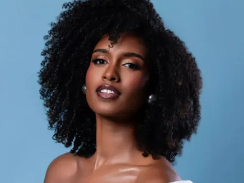AURÉLIE JOACHIM : L’ATHLÈTE MARTINIQUAISE EN LICE POUR MISS MONDE...
