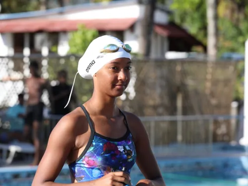 MAESHA SAADI UNE JEUNE COMORIENNE DE 17 ANS PARTICIPERA AUX JEUX...