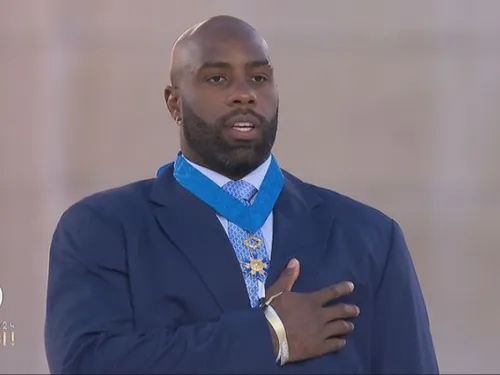 Teddy Riner élevé au grade de commandeur de l'ordre national du Mérite