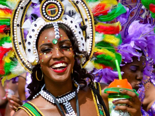 LE CARNAVAL TROPICAL DE PARIS FAIT SON RETOUR LE 6 OCTOBRE PROCHAIN ! 