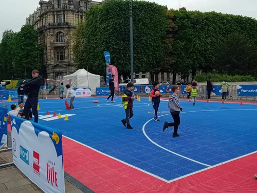 Un village pour tester le handball à Lille