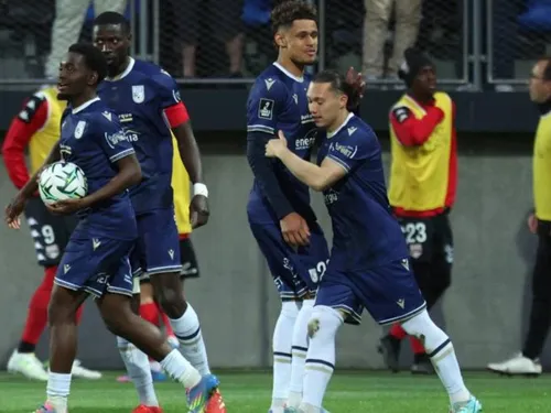 Dunkerque poursuit son rêve de Ligue 1