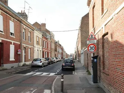 La limitation à 30 km/h officialisée dans de nombreuses rues d'Amiens