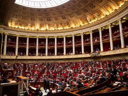 Francis Dubois vote la motion de censure, pas Frédérique Meunier