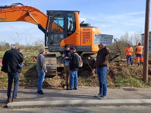 Montauban - Boulevard d'Occitanie : des militants empêchent le...