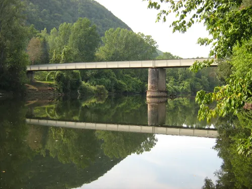 Lot : le pont de Toirac fermé à cause d'un camion en surcharge