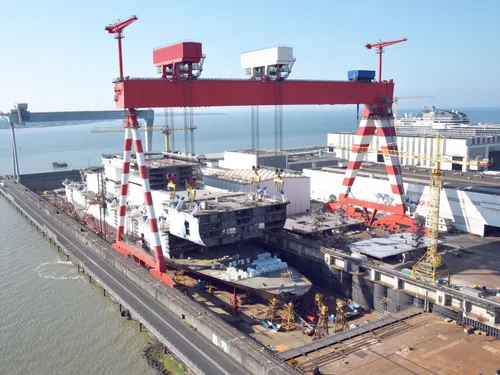 Saint-Nazaire : mise à flot du Jacques-Stosskopf, navire de la...