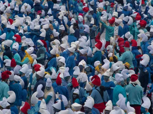 Landerneau, dans le Finistère, schtroumpfe le record du monde !