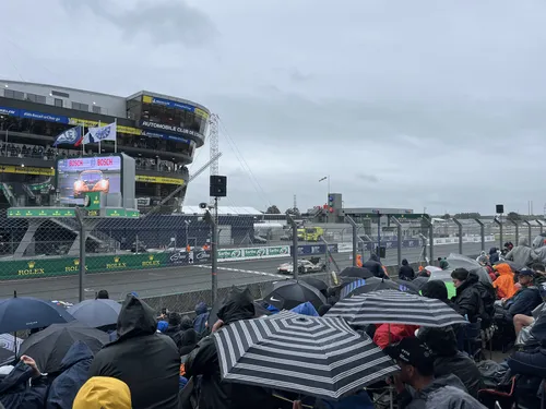 24 Heures : la pluie s'invite de nouveau sur la piste