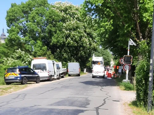 Luché-Pringé : le camion perd 50 litres d'huile dans le Loir