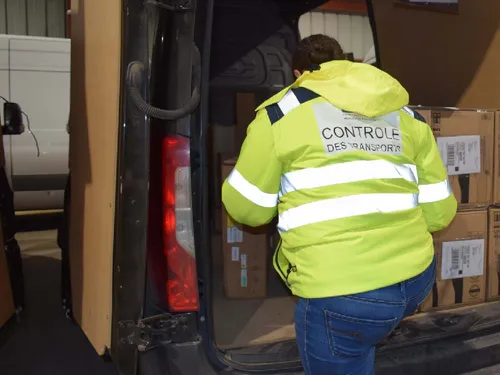Vaste opération de contrôle des "Véhicules Utilitaires Légers" en...