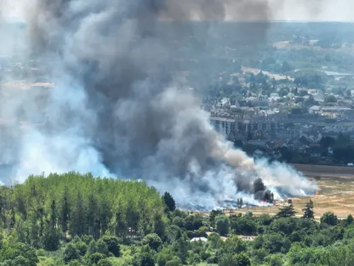 Blois : l'incendie au sud de la ville est maîtrisé