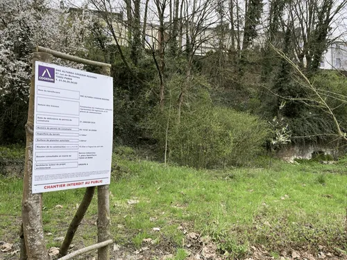 Le Mans : et un et deux et... trois immeubles au pied de la muraille