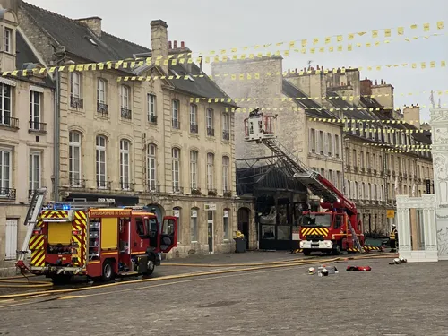 Caen : un restaurant de la place Saint-Sauveur détruit par un...