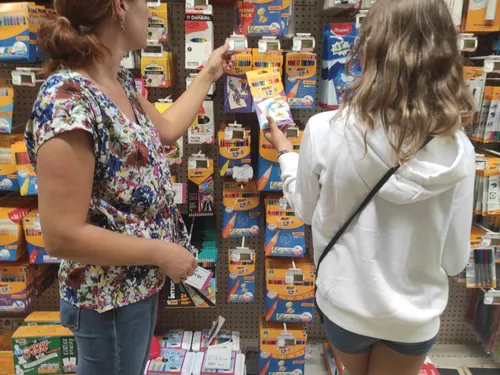 Fournitures scolaires : un panier moins cher cette année ?