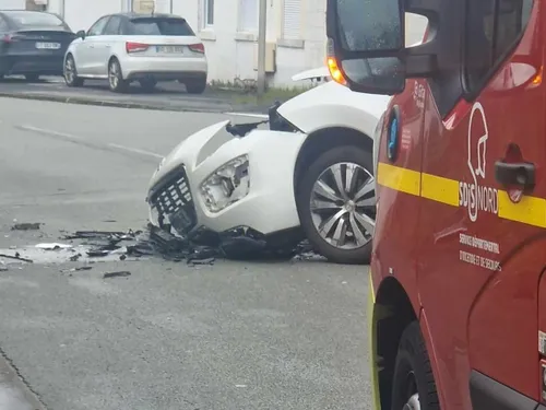 Neuf-Mesnil - Deux voitures se percutent, des blessés