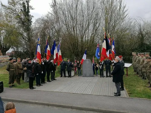 Boussière-sur-Sambre - Un Mémorial pour les aviateurs disparus