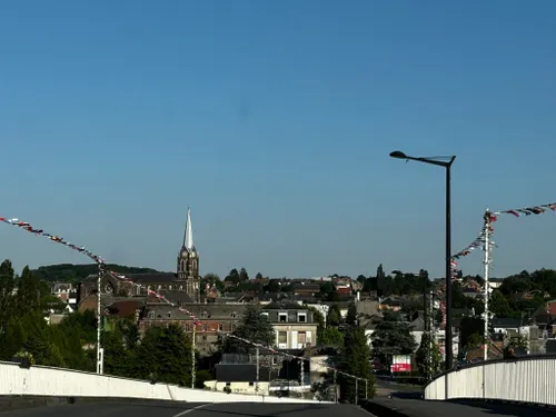 Hautmont - Des pots de fleurs jetés du pont