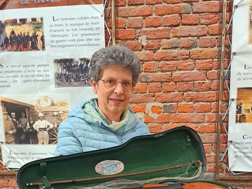 Feignies - Un Violon fabriqué durant la Première Guerre Mondiale...