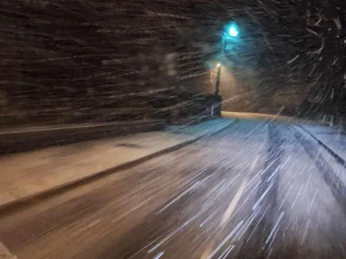 La neige s'invite ce matin : des ralentissements et deux blessés en...