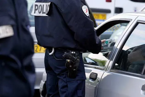 Loire : sans feu, à contre-sens, il tente de fuir la police de...
