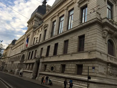 Loire : Pour faire des économies, la préfecture et le département...