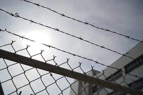 Saint-Etienne : un trentenaire incarcéré pour une tentative de meurtre