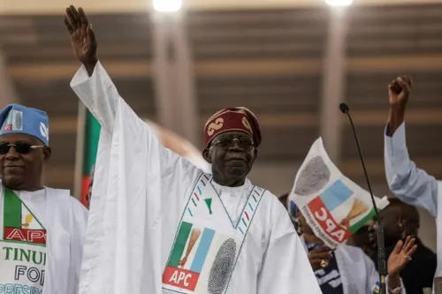 Au Nigeria, Bola Tinubu, le "faiseur de roi", devient président