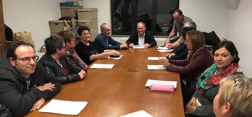 Leval accueille deux familles Roms, pourquoi ? Le Maire s'en explique