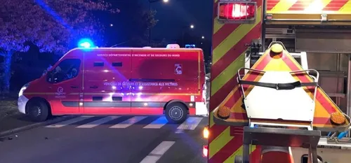 Une voiture dans le fossé, sur la RN2 au niveau de Beaufort