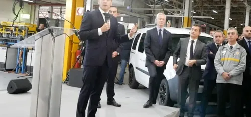 Emmanuel Macron : "L'État sera au rendez-vous pour aller à...