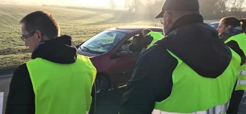 Les Gilets Jaunes à Beaufort avant Landrecies vendredi et Paris samedi