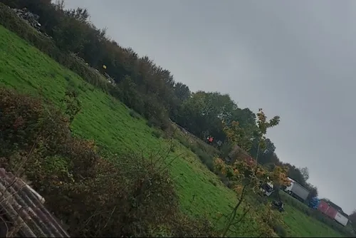 Un poids lourd dans le fossé sur la RN2, ce mercredi midi entre...