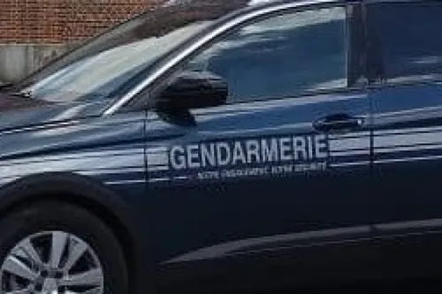 Fourmies - Voiture calcinée rue A. Staincq : les auteurs bloquent...