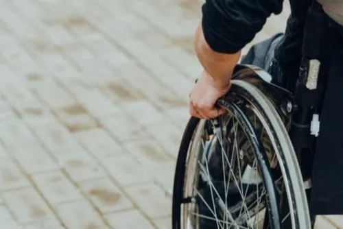 Accessibilité et aménagements - Rodrigo Lupo souhaite que la...