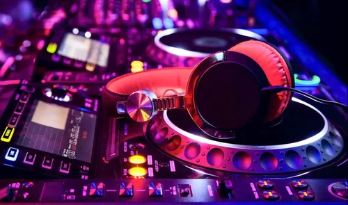 Quels tubes vous ont fait danser le soir du Nouvel An ?