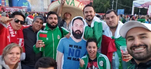 Mexique : un supporter en carton?