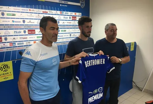 Présentation de Jason Berthomier à l'ESTAC