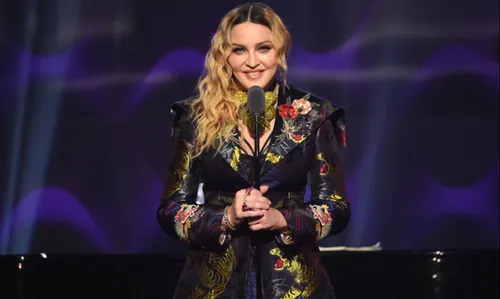 Madonna chante son amour du Champagne Rosé