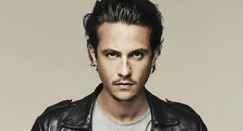 Nekfeu à l'affiche de la Magnifique Society