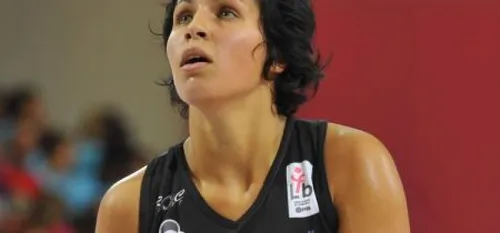Amel Bouderra revient en bleu