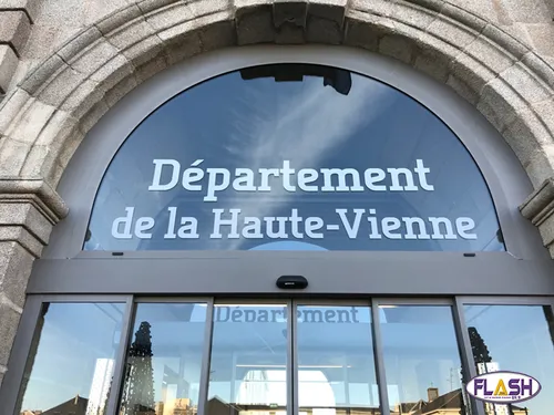 Le Département pointé du doigt pour avoir mis des jeunes à la rue