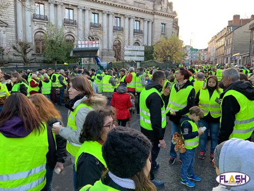 Marche des Gilets Jaunes : 1600 selon la Police et 3000 selon les...