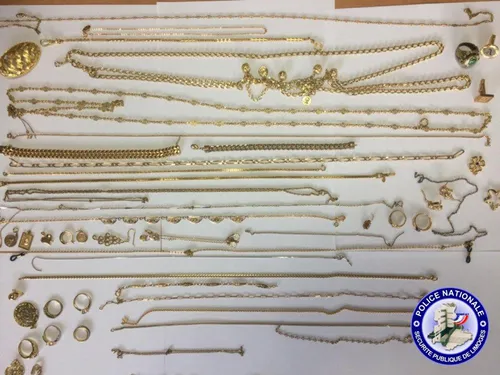 L'aide à domicile volait les bijoux des personnes âgées