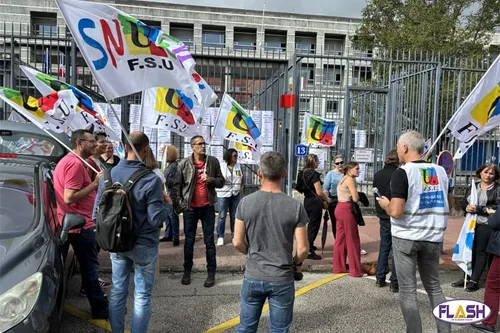 Limoges : mobilisation des AESH contre leurs mauvaises conditions...