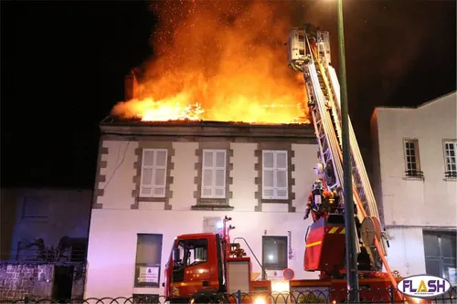 7 blessés, dont 5 pompiers dans un violent incendie à St Junien