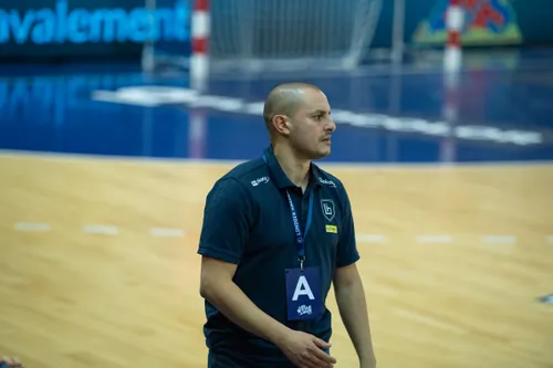 Handball : Limoges prolonge son entraîneur Tarik Hayatoune