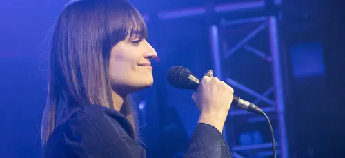Clara Luciani au festival Acoustic du Poiré !