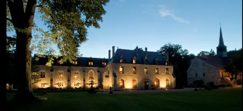 Découvrez l'Abbaye de la Bussière.